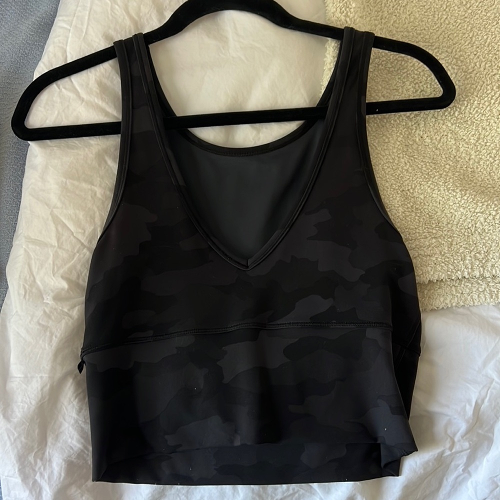 Reversible Lululemon cropped tank camo